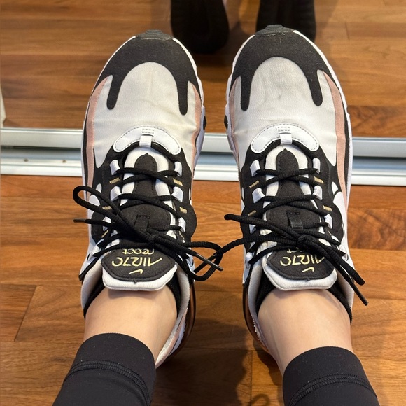 Nike Airmax 270 React Black Pink Bleached Coral - Picture 10 of 10